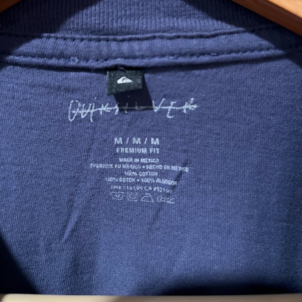 NWOT Quiksilver Wavy Logo T Shirt - Picture 3 of 3